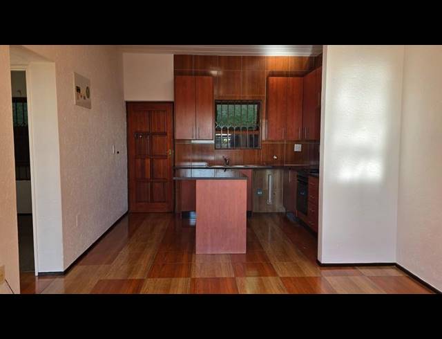 2 BEDROOM APARTMENT FOR SALE IN CONSTANTIA KLOOF